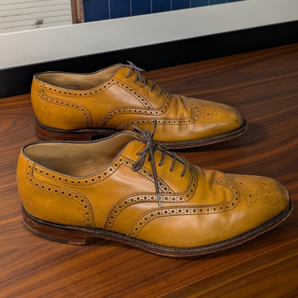 Loake Buckingham wingtip oxfords - Picture 4 of 7